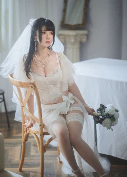 混乱的一家人里有个小孩叫安安